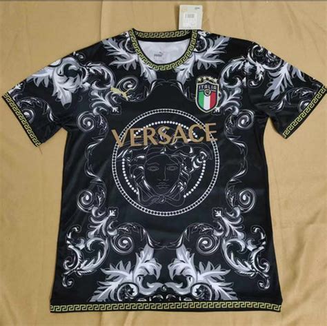 maglietta italia per versace|MAGLIA ITALIA SPECIAL EDITION VERSACE – outletdelcalcio.